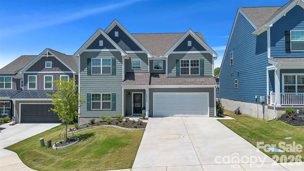 Property Photo: 16022 Moxie Glen Court NC 28278