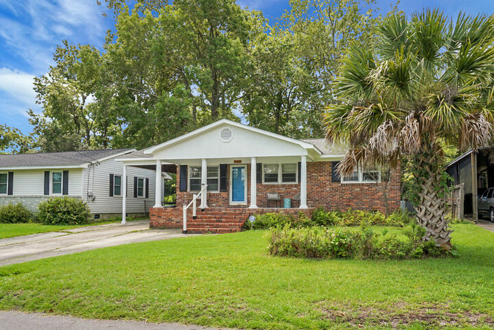 Property Photo:  5911 Oak Street  SC 29410 