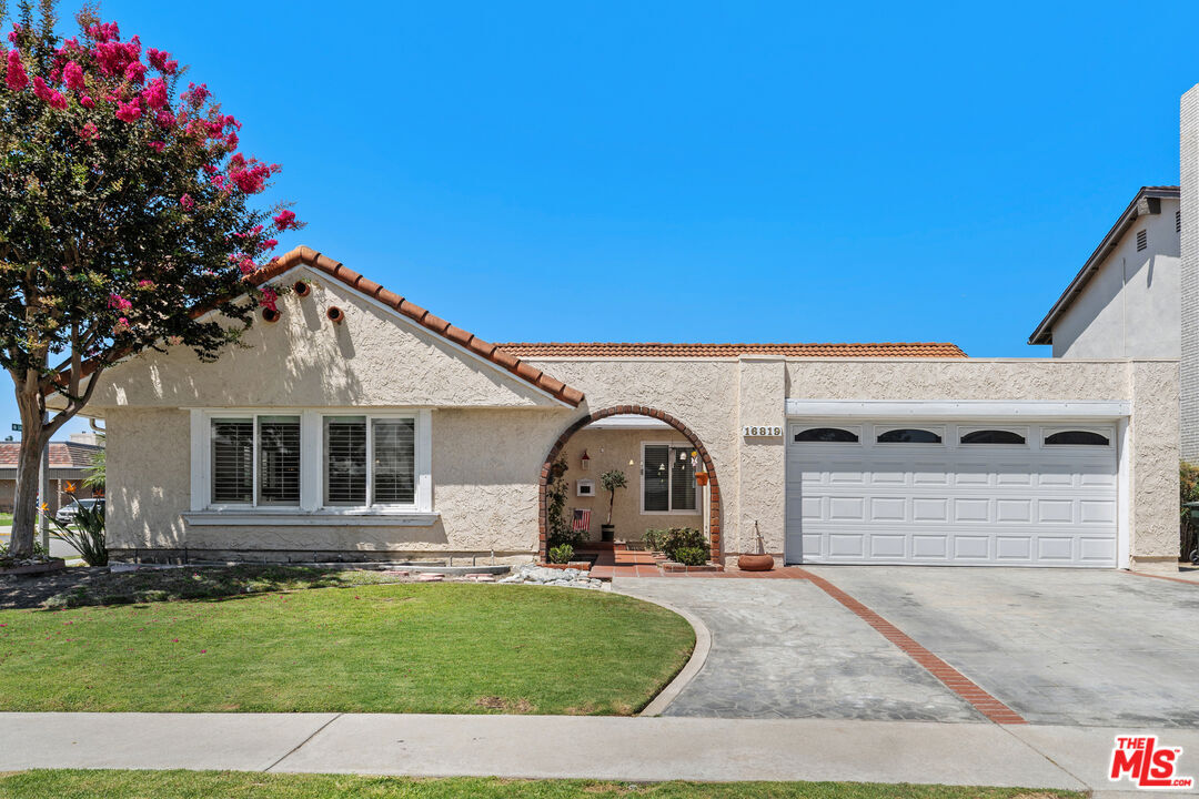 Property Photo: 16819 Jeanette Ave CA 90703