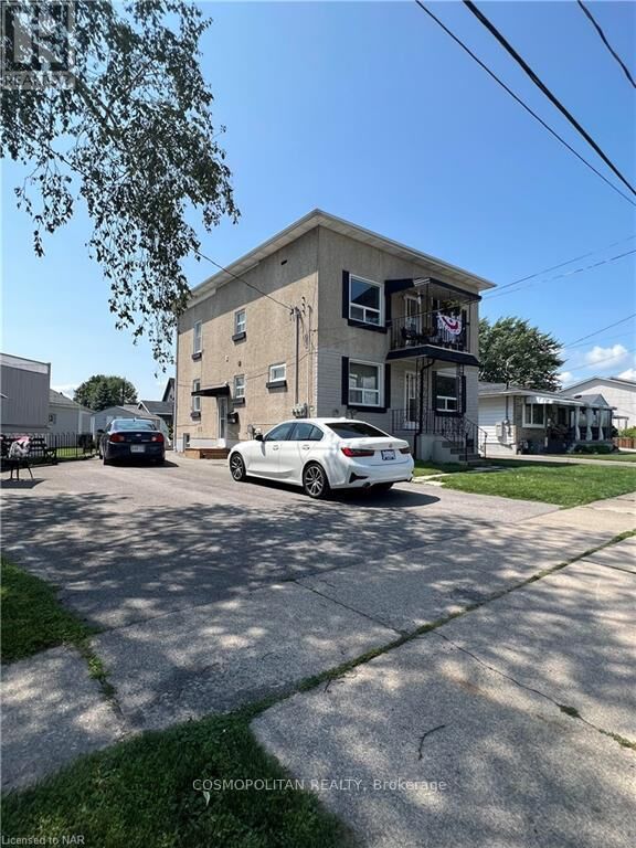 Property Photo: 68 Clifford Avenue ON L3C 2G1