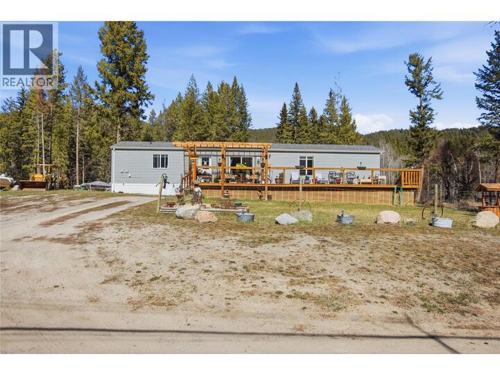 Property Photo: 2263 Ojibway Road BC V2H 1P1