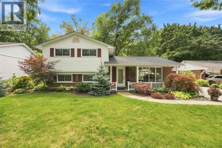 Property Photo:  1931 Clarence Street  ON N7X 1E3 