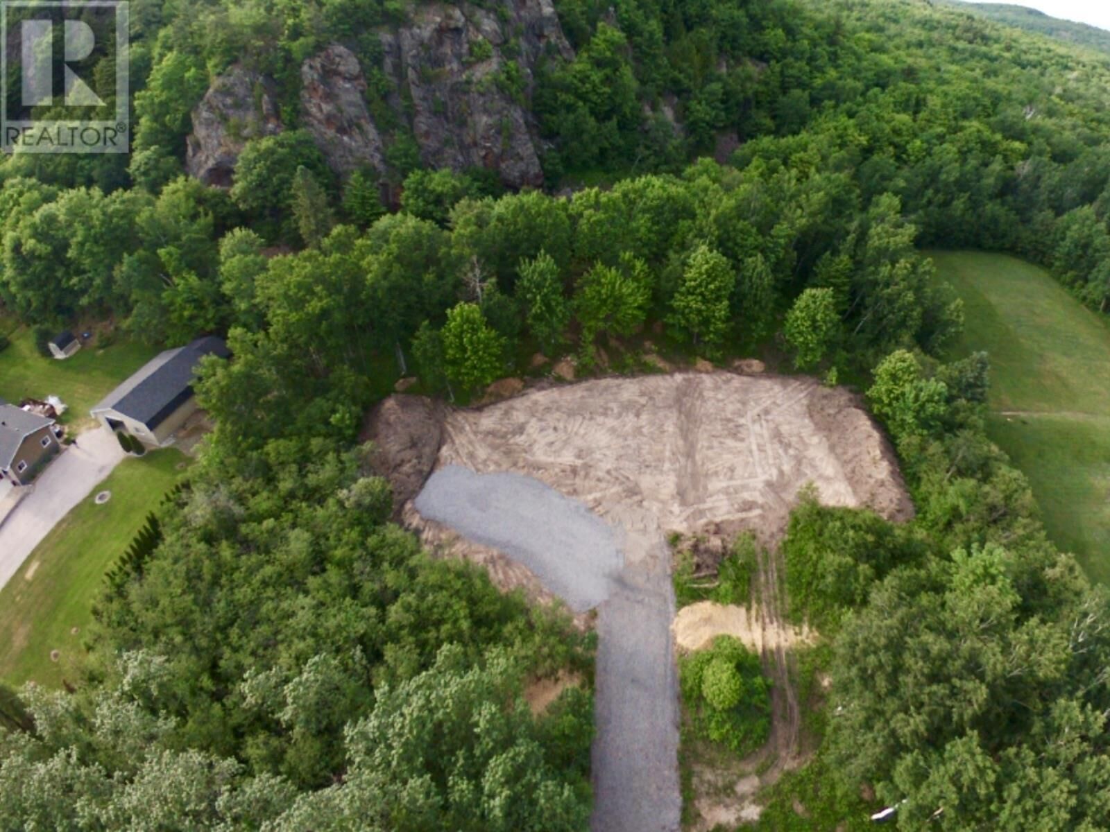 Property Photo:  2810 Second Lin W  ON P6A 6K4 