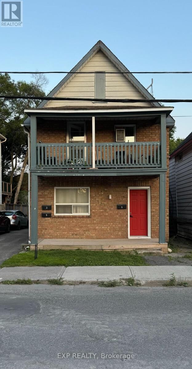 Property Photo: 72 Barrette Street 2 ON K1L 8A3