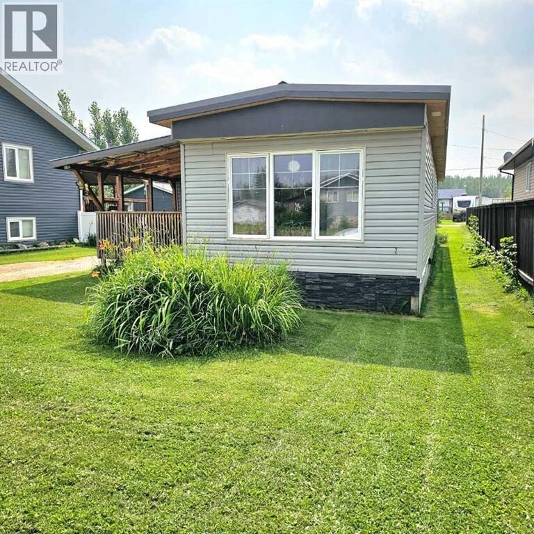 Property Photo:  9821 101 Ave  AB T0A 2T0 