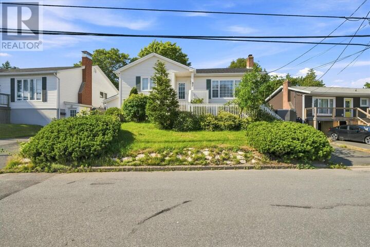 32 Penmore Drive — photo 1