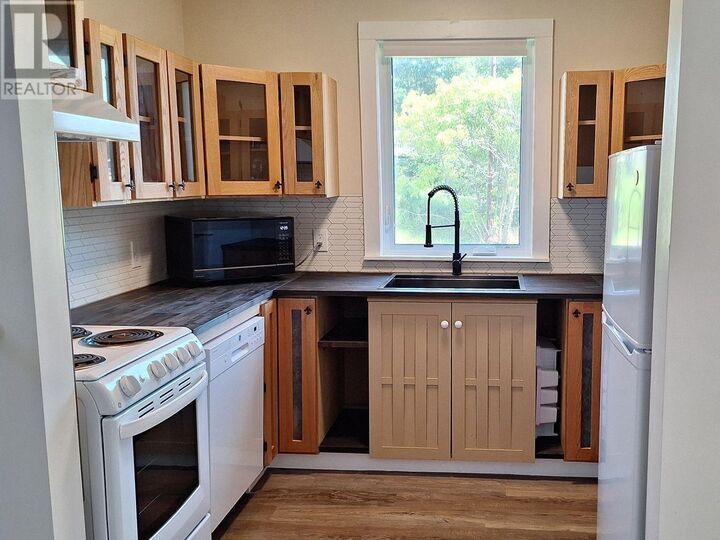 Property Photo:  15 Ross Ave  ON P0T 2E0 