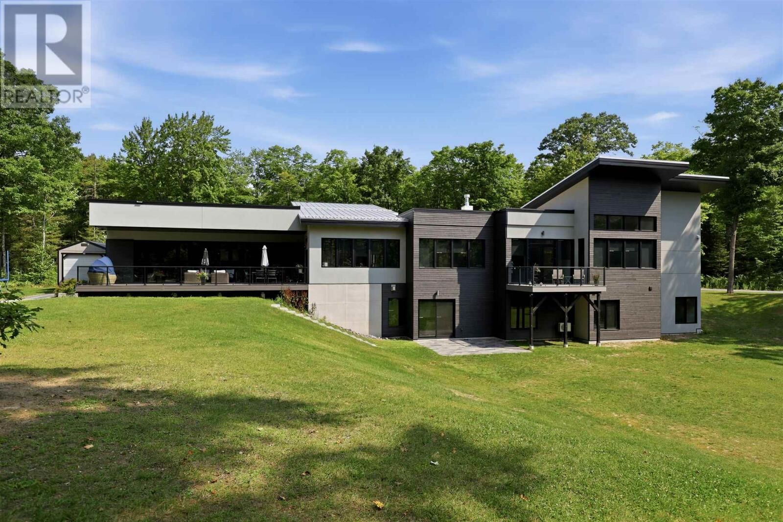 Property Photo: 66 Wilderness Ct ON P6B 0B1