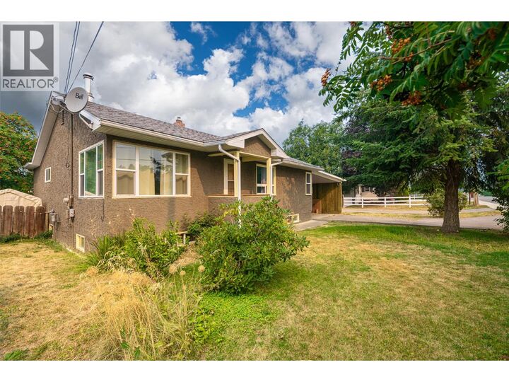 Property Photo: 609 20th Avenue South BC V0B 1G5