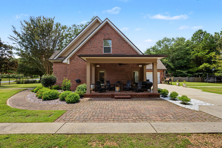 Property Photo: 1457 Mill Creek Drive FL 32531