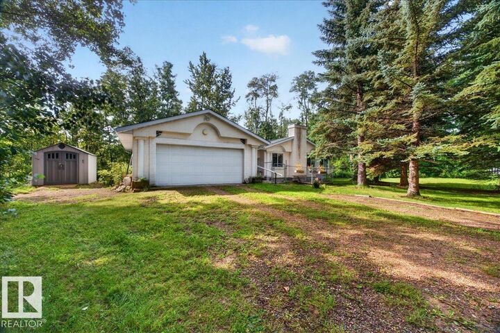 Property Photo: 121 51205 Range Road 195 AB T0B 4J1