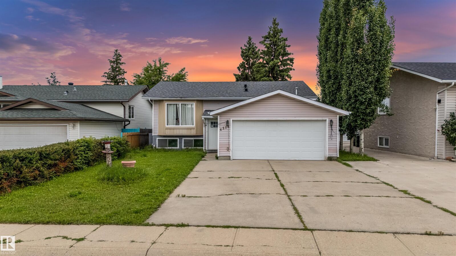 Property Photo: 4516 18A Avenue NW AB T6T 2T2