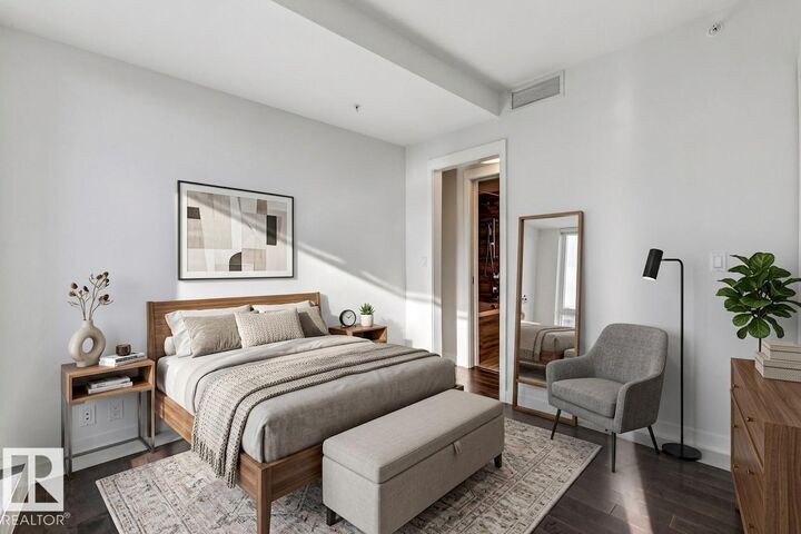 Property Photo: 10360 102 Street NW 3108 AB T5J 0K6