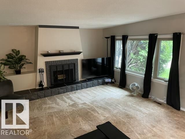 Property Photo: 27 Gatewood Avenue AB T8N 1A2