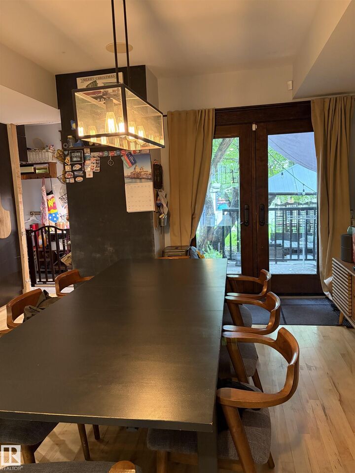 Property Photo:  10994 126 St NW NW  AB T5M 0P5 