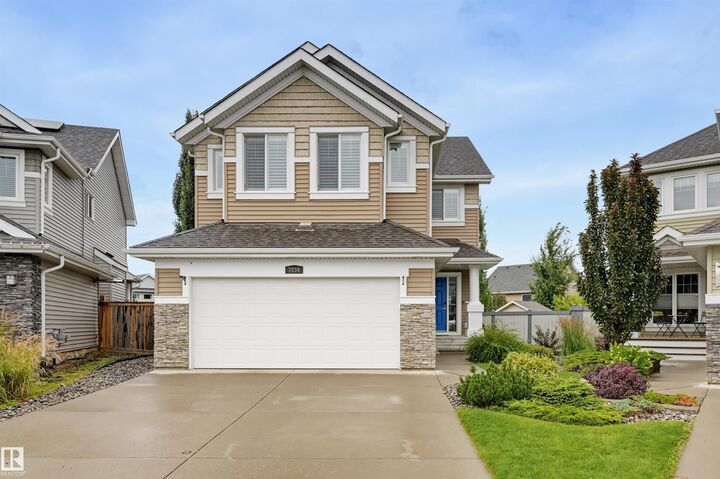 7836 19 Avenue SW — photo 1