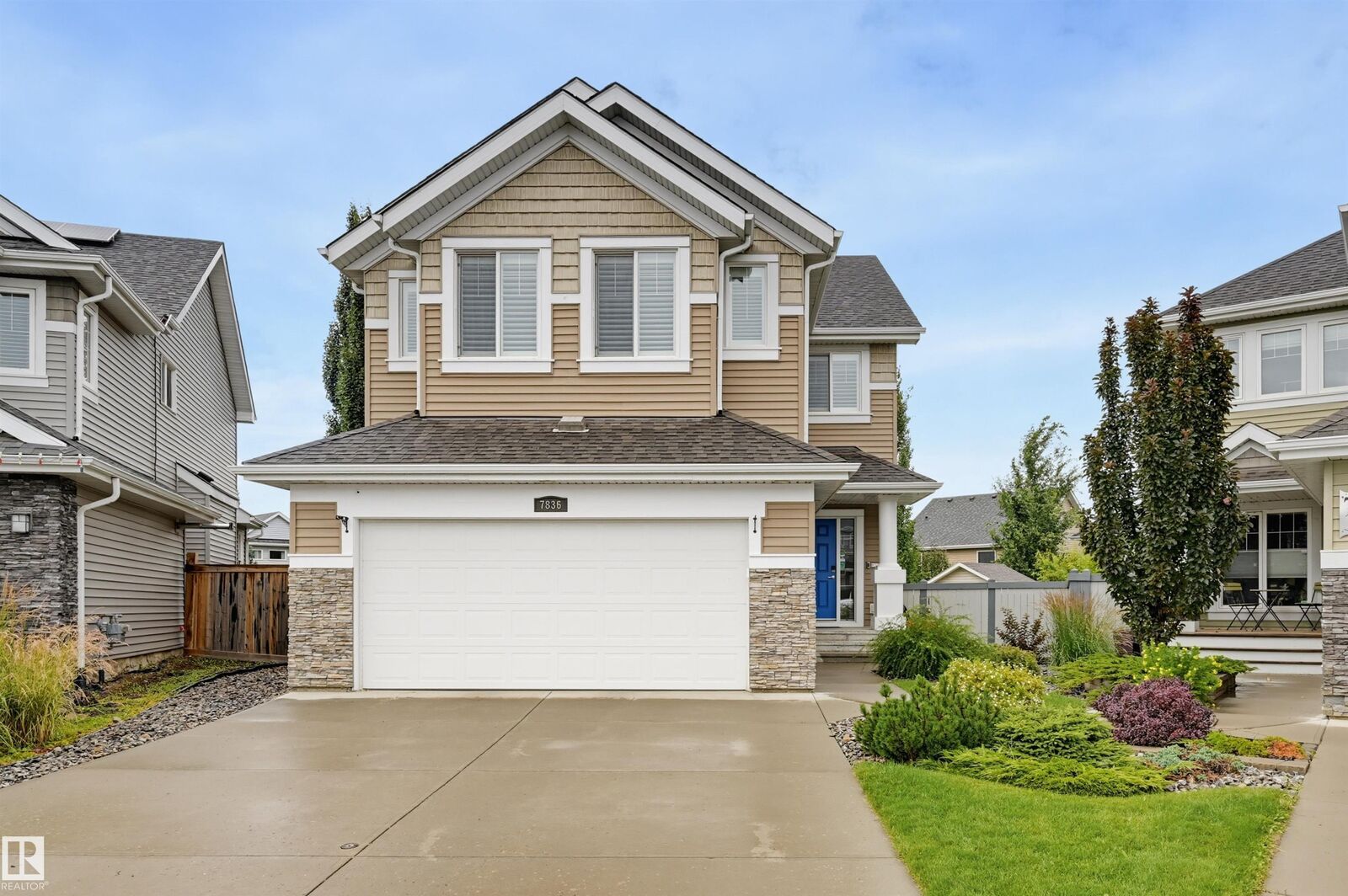 Property Photo:  7836 19 Avenue SW  AB T6X 1W1 