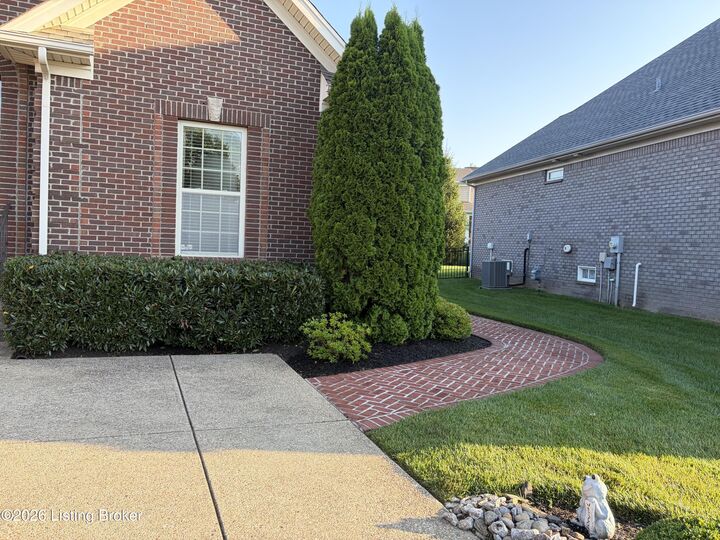Property Photo: 11111 Pebble Creek Dr KY 40241