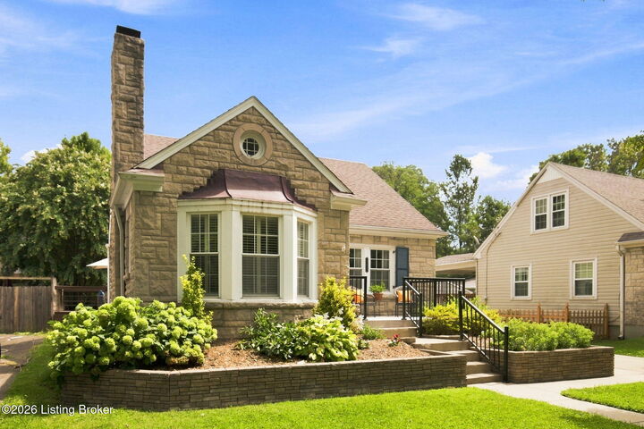 Property Photo:  207 S Sherrin Ave  KY 40207 