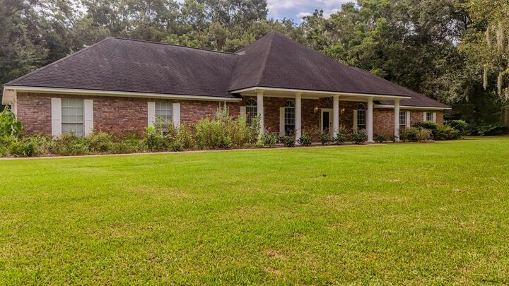 Property Photo: 2002 Sugar Mill Lane TX 77566