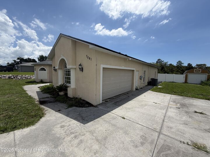 Property Photo: 7061 Ovenbird Road FL 34613