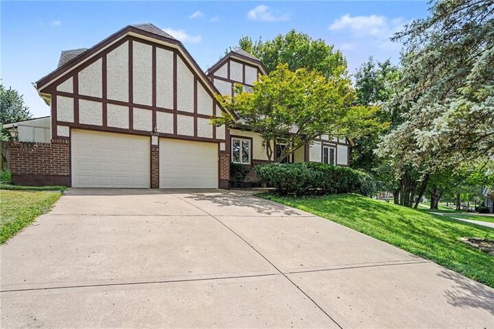 Property Photo:  16213 W 136th Terrace  KS 66062 