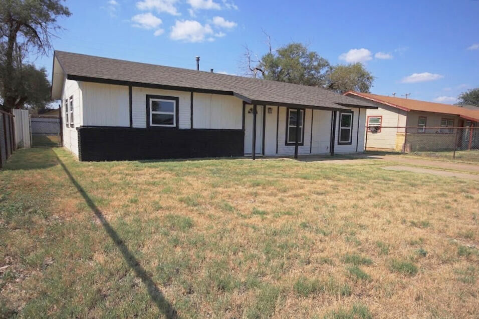 Property Photo:  2628 E Cornell Street  TX 79403 