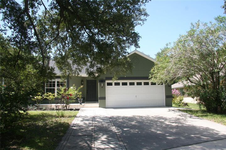 Property Photo: 2680 Lake Jackson Circle FL 32703