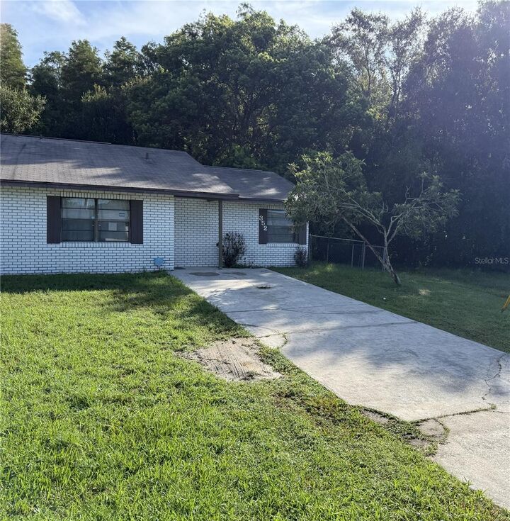 Property Photo:  352 Cocoa Court  FL 34758 