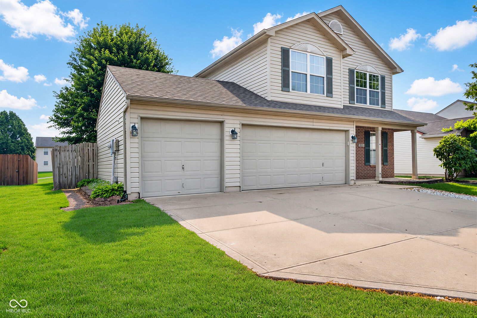 Property Photo:  605 Sunmeadow Lane  IN 46123 