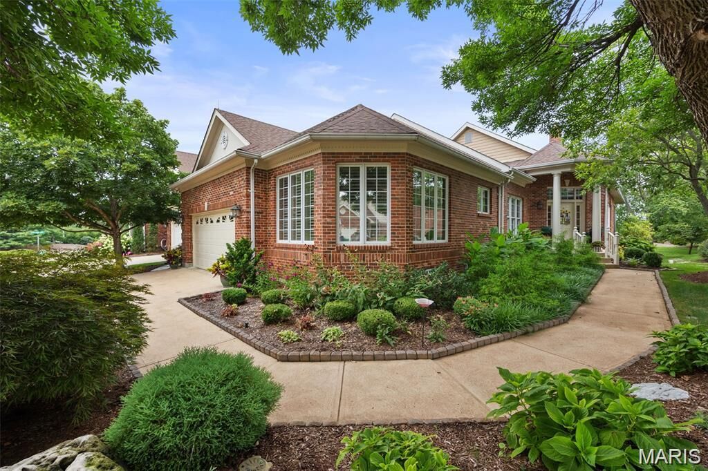 Property Photo:  3929 Courtyard Place Drive  MO 63127 