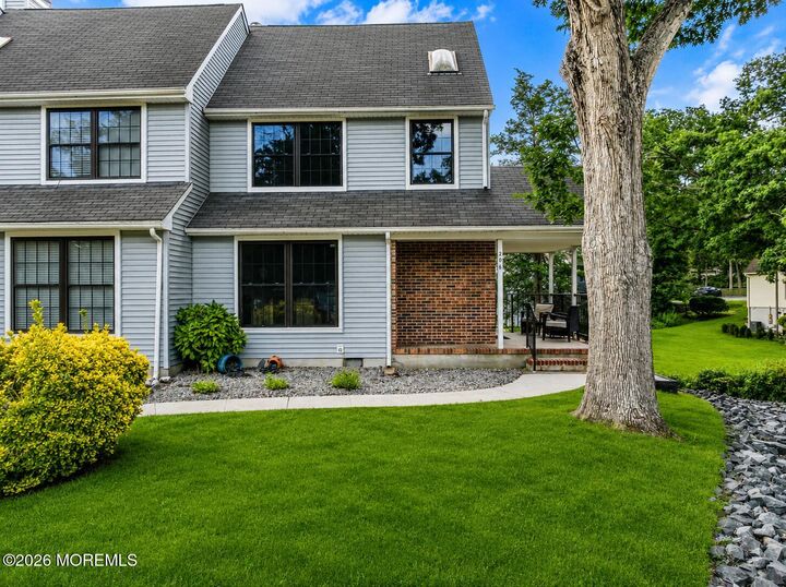Property Photo:  206 Bent Trail  NJ 08753 