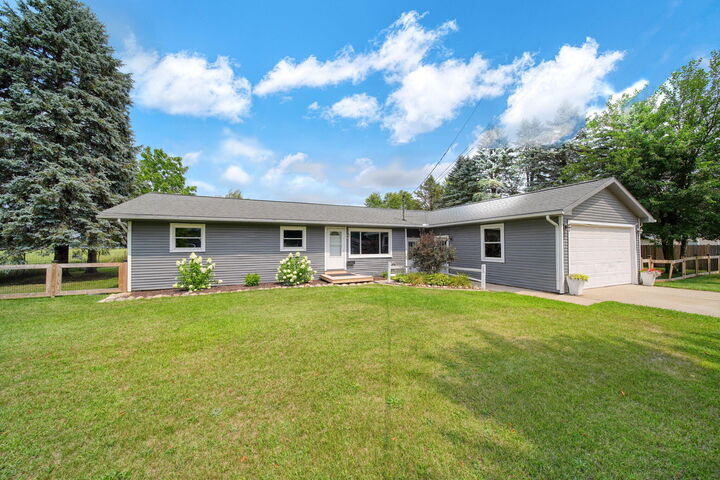 Property Photo:  160 N Street Court  MI 49201 