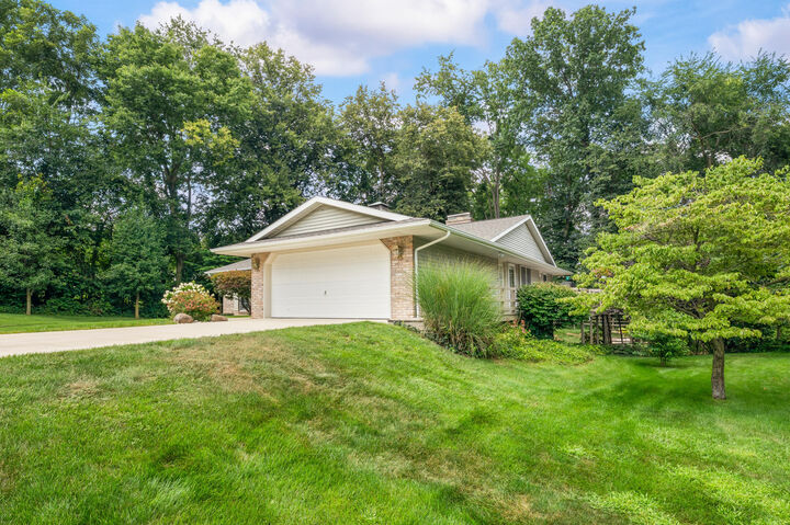 Property Photo: 1521 Sioux Trail MI 49120