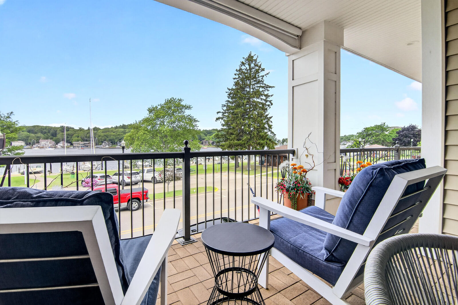 Property Photo: 560 S Hancock Street MI 49449