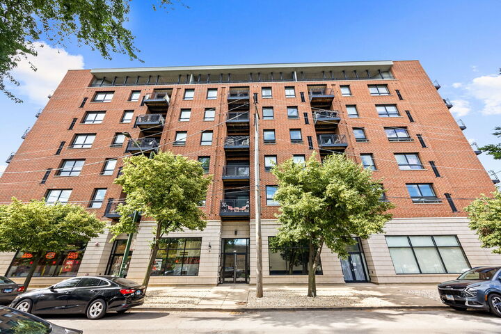 Property Photo:  974 W 35th Place 407  IL 60609 