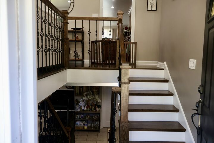 Property Photo:  518 N Plamondon Drive  IL 60101 