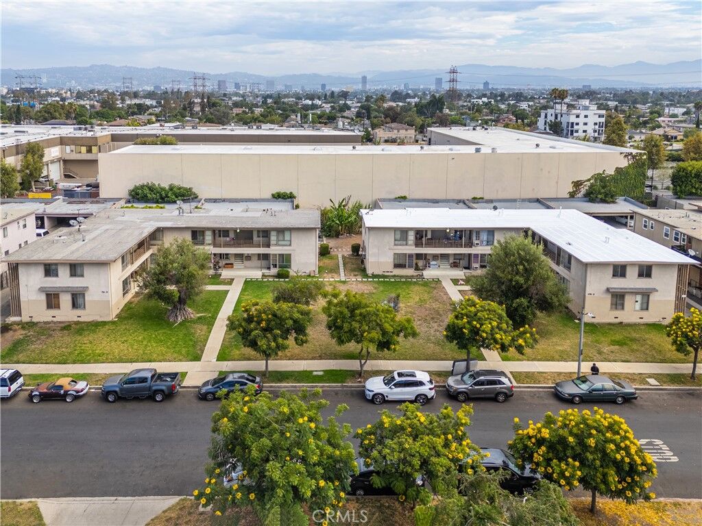 Property Photo:  5701 Corbett  CA 90016 