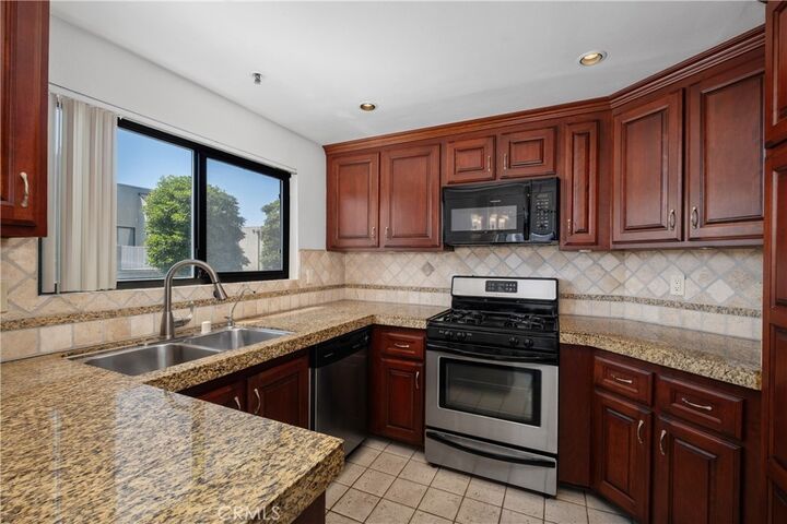 Property Photo: 17652 Sergio Circle 202 CA 92647