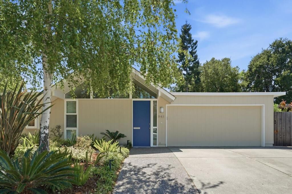 Property Photo:  941 Eichler Drive  CA 94040 