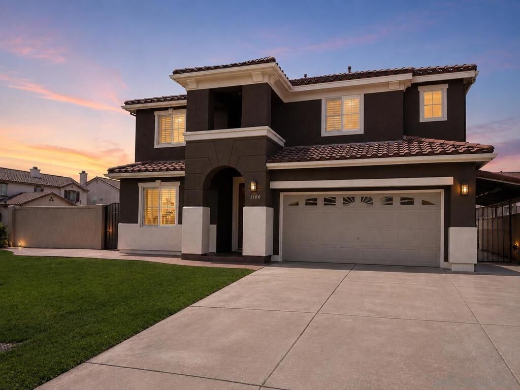Property Photo:  