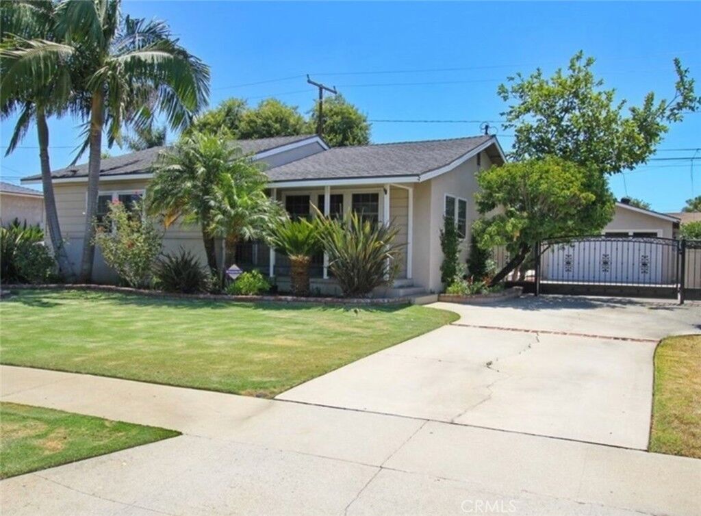 Property Photo:  9238 Badminton  CA 90605 