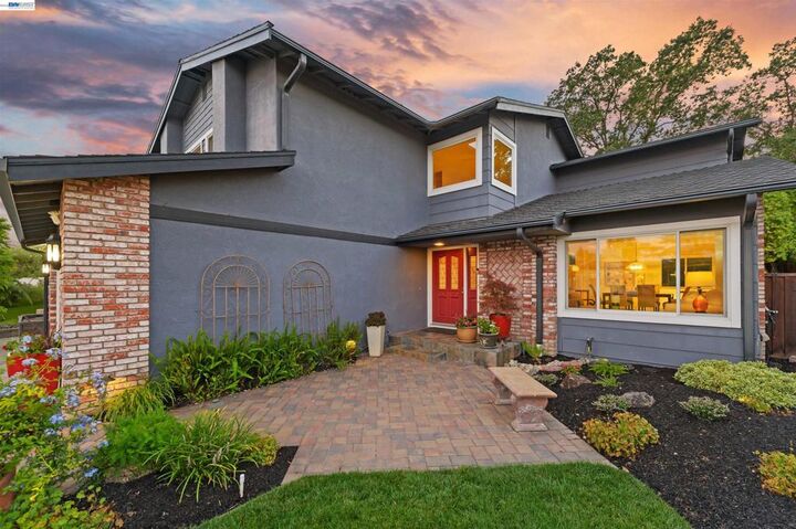 Property Photo:  5805 San Carlos Way  CA 94566 
