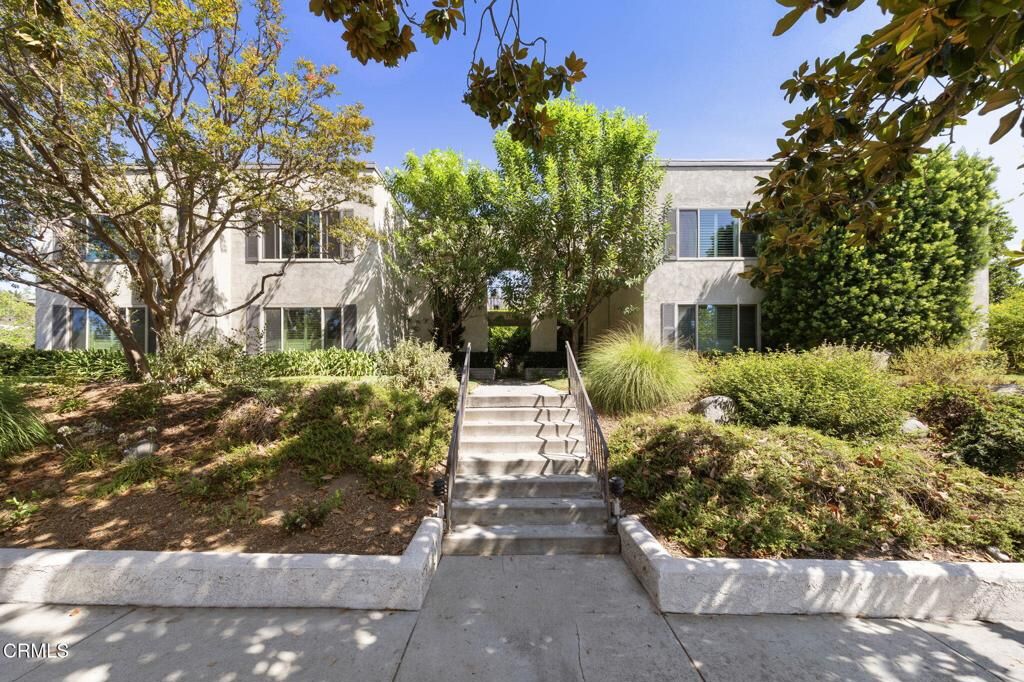 Property Photo:  555 W Sierra Madre Boulevard I  CA 91024 