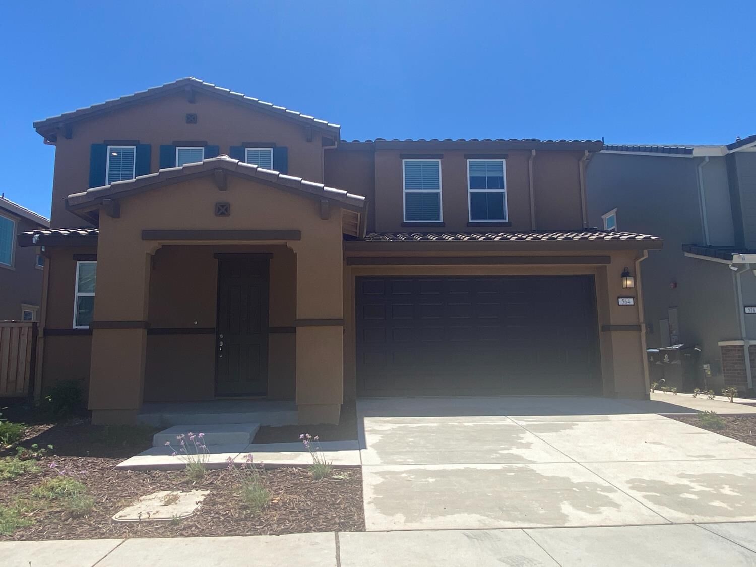 Property Photo:  564 Spalding Way  CA 95330 