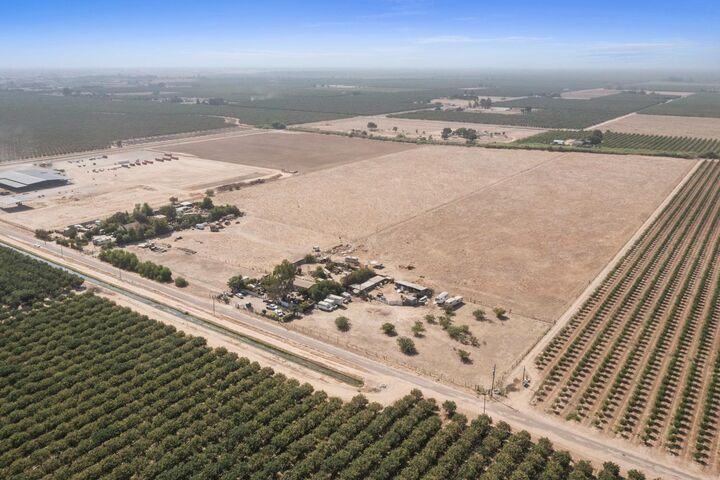 Property Photo:  20392 Avenue 19 1/2  CA 93637 