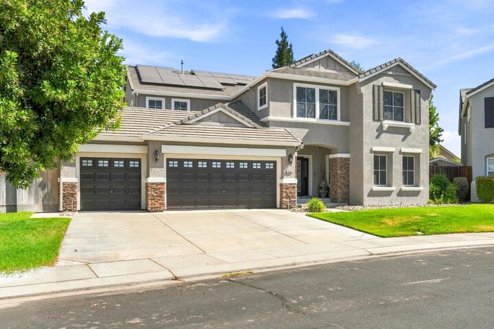Property Photo:  935 Shortland Circle  CA 95337 