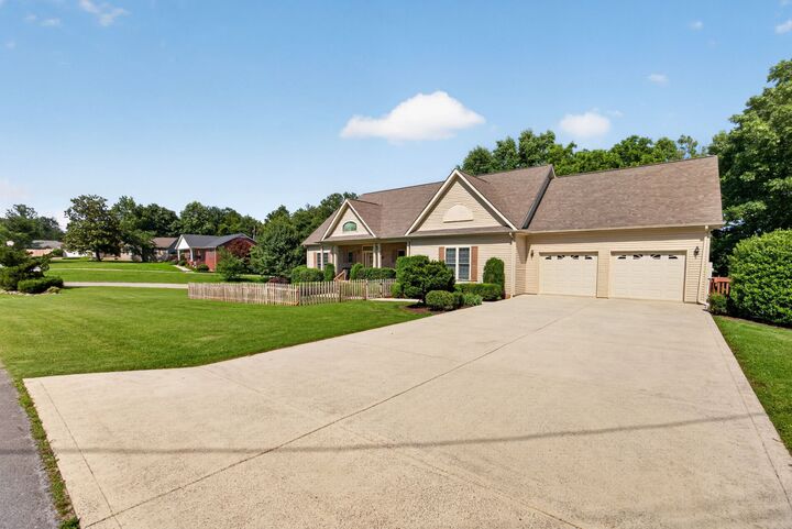 Property Photo: 2142 Jean Ct TN 38501