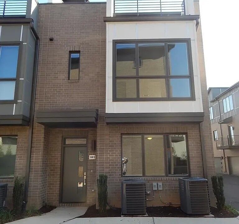 Property Photo: 807 Melpark Ct TN 37204