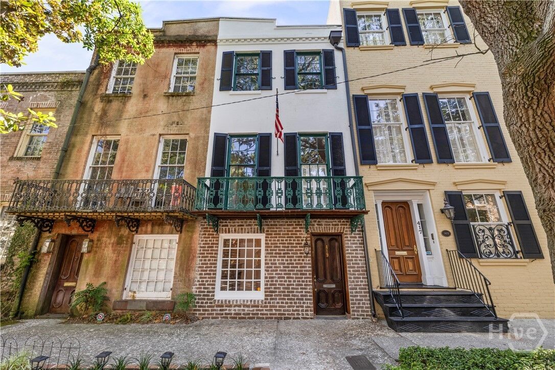 Property Photo:  419 E Charlton Street  GA 31401 